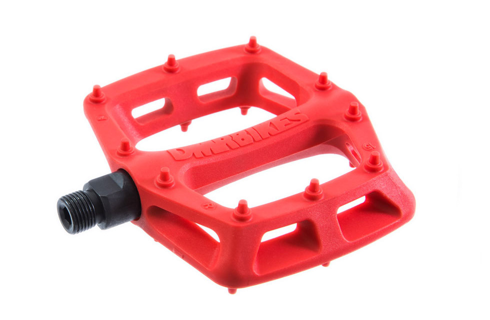 plastic flat pedals