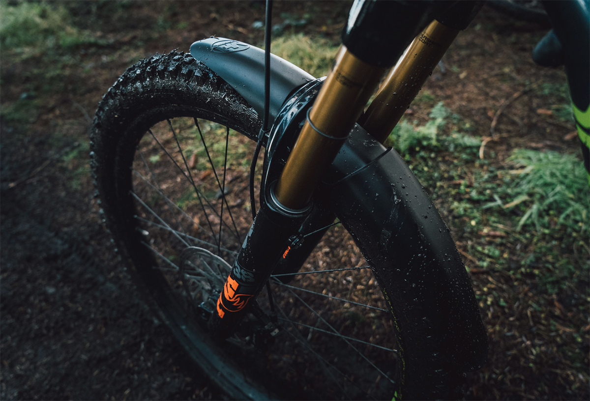 mudhugger evo bolt on front mudguard